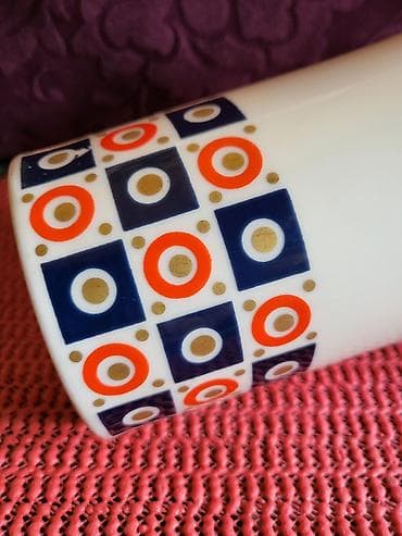 Antikviteti: Vaza nova porcelanska 70te. Visina. 15cm. Stopa. 7cm na lalafo.rs — 2 Antikviteti: Vaza nova porcelanska 70te. Visina. 15cm. Stopa. 7cm — 2