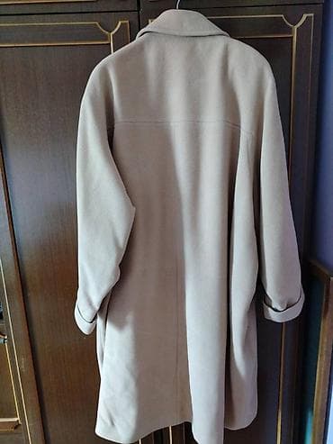 Dugačak ženski kaput u svetlo bež boji, idealan za prelazne periode na lalafo.rs — 3 Dugačak ženski kaput u svetlo bež boji, idealan za prelazne periode — 3