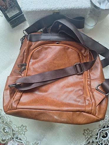 Uniseks ranac/torba od eko-kože u konjak braon boji sa tamno braon na lalafo.rs — 4 Uniseks ranac/torba od eko-kože u konjak braon boji sa tamno braon — 4