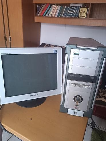 Komplet desktop računar sa CRT monitorom Sastav: - Kućište Mercury na lalafo.rs — 1 Komplet desktop računar sa CRT monitorom Sastav: - Kućište Mercury — 1
