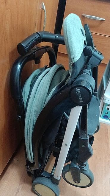 Кишобран колица као нова, лагана, лако се склапају имају пртљажник na lalafo.rs — 3 Кишобран колица као нова, лагана, лако се склапају имају пртљажник — 3