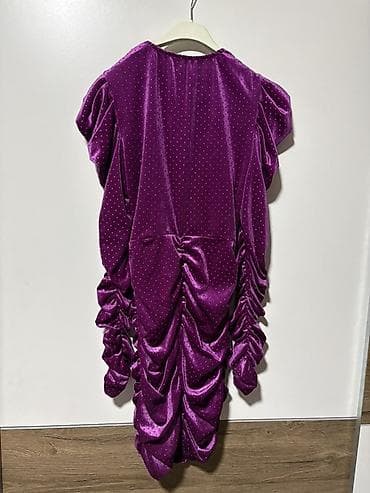 Elegantna večernja haljina u intenzivnoj ljubičastoj boji od na lalafo.rs — 2 Elegantna večernja haljina u intenzivnoj ljubičastoj boji od — 2