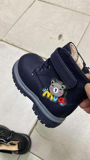 Teget i crne 20-25 broj
Decije cizmice .din✅️ ⭐🌀 at lalafo.rs Teget i crne 20-25 broj
Decije cizmice .din✅️ ⭐🌀