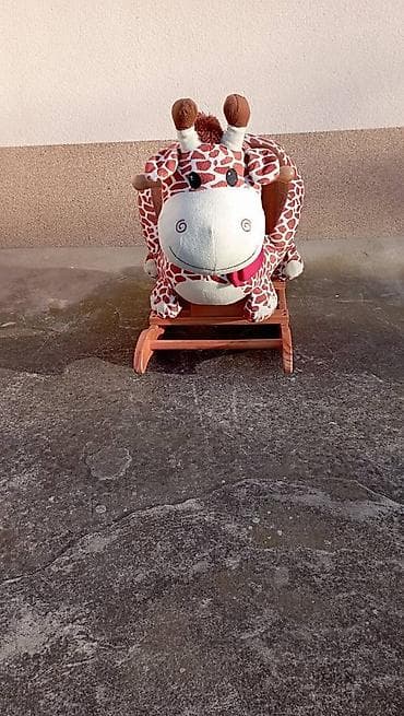 Продајем коришћену жирафа њихалицу ѕа децу. Добро очувану, погледати at lalafo.rs — 10 Продајем коришћену жирафа њихалицу ѕа децу. Добро очувану, погледати — 10