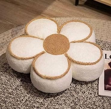 Dekorativni jastuk u obliku cveta Dimenzije 70x70 - Dizajn: pet latica na lalafo.rs — 2 Dekorativni jastuk u obliku cveta Dimenzije 70x70 - Dizajn: pet latica — 2