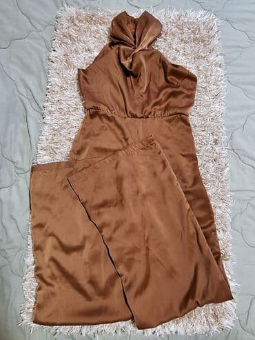 Boohoo elegantni kombinezon za posebne prilike - Model: occasion na lalafo.rs Boohoo elegantni kombinezon za posebne prilike - Model: occasion