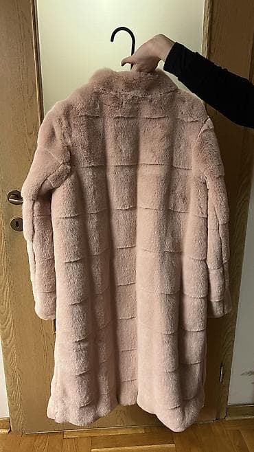 Women's Clothing: Dugačak ženski kaput u nežnoj roze boji, izrađen od 100% poliestera at lalafo.rs — 1 Women's Clothing: Dugačak ženski kaput u nežnoj roze boji, izrađen od 100% poliestera — 1