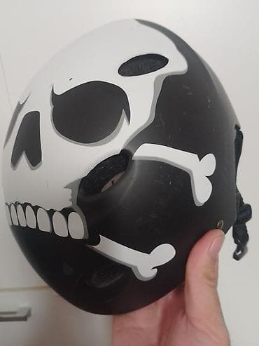 Skate/biciklistička kaciga sa motivom lobanje obim 56 cm - Dizajn na lalafo.rs — 6 Skate/biciklistička kaciga sa motivom lobanje obim 56 cm - Dizajn — 6