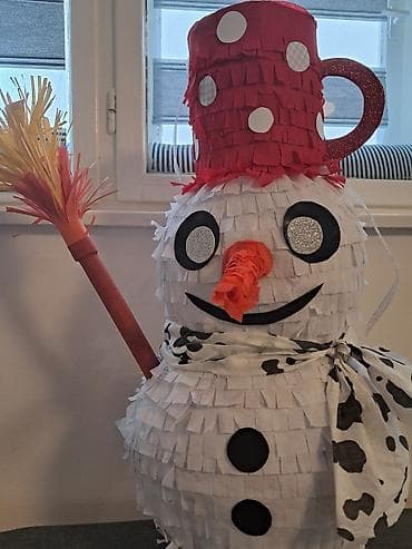 Ručno pravljena pinjata u obliku Sneška Belića – idealna za dečije na lalafo.rs — 7 Ručno pravljena pinjata u obliku Sneška Belića – idealna za dečije — 7