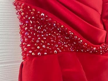 Elegantna duga crvena haljina za svečane prilike. - Kroj: uska na lalafo.rs — 4 Elegantna duga crvena haljina za svečane prilike. - Kroj: uska — 4