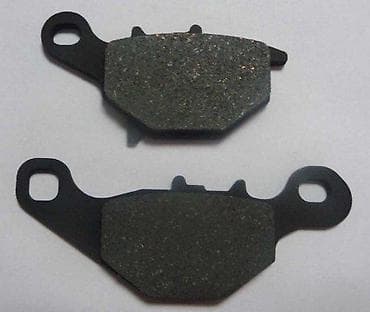 Set kočionih pločica dizajniran za efikasno zaustavljanje. Pločice su at lalafo.rs Set kočionih pločica dizajniran za efikasno zaustavljanje. Pločice su