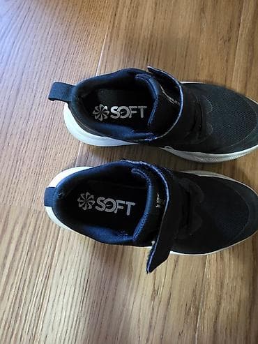 Crne Nike patike, model Downshifter, idealne za svakodnevne aktivnosti na lalafo.rs — 2 Crne Nike patike, model Downshifter, idealne za svakodnevne aktivnosti — 2