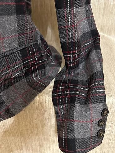 Women's Clothing: Potpuno nov kratki blejzer Armani Jeans. Blago strukiran. Samo skinuta at lalafo.rs — 2 Women's Clothing: Potpuno nov kratki blejzer Armani Jeans. Blago strukiran. Samo skinuta — 2