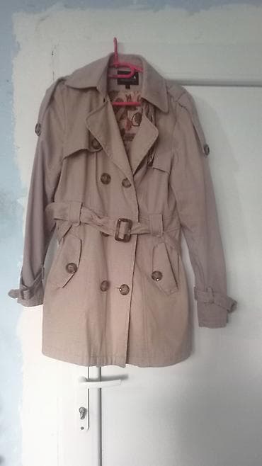 pantalone butiku ali: Ženski bež trenč mantil BANNA (veličina L) - Klasik kroj sa dvorednim na lalafo.rs — 2 pantalone butiku ali: Ženski bež trenč mantil BANNA (veličina L) - Klasik kroj sa dvorednim — 2