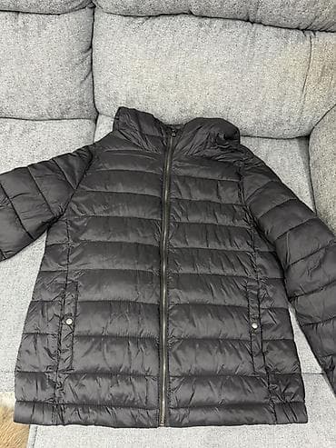 Crna perjana jakna sa kapuljačom Pull&Bear - Model: lagana na lalafo.rs — 1 Crna perjana jakna sa kapuljačom Pull&Bear - Model: lagana — 1