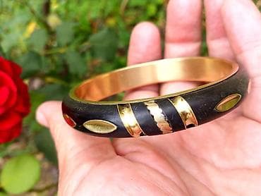 Narukvica Kost sa radom u mesingu Narukvica Kost sa radom u Mesingu na lalafo.rs — 3 Narukvica Kost sa radom u mesingu Narukvica Kost sa radom u Mesingu — 3