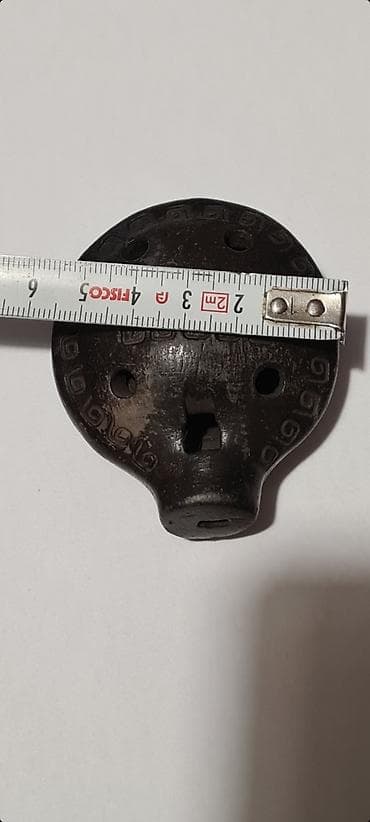 Okarina je stari duvački instrument. Sa gornje strane ima sedam rupa at lalafo.rs — 7 Okarina je stari duvački instrument. Sa gornje strane ima sedam rupa — 7