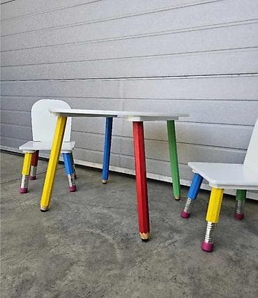 Dečiji set sto + 2 stolice – motiv drvenih bojica - Set se sastoji od na lalafo.rs — 3 Dečiji set sto + 2 stolice – motiv drvenih bojica - Set se sastoji od — 3