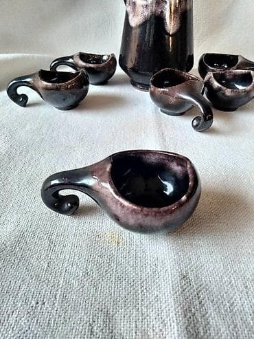 Keramički set neobičnog i lepog dizajna – 6 čašica i bokal. - na lalafo.rs Keramički set neobičnog i lepog dizajna – 6 čašica i bokal. -