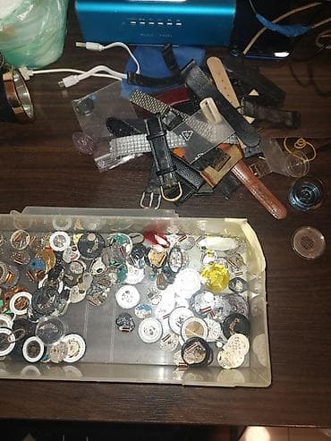 Lot satnih mehanizama i delova za časovničare - Velika kutija sa na lalafo.rs — 6 Lot satnih mehanizama i delova za časovničare - Velika kutija sa — 6