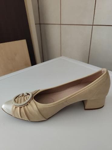 Elegantne ženske cipele sa niskom potpeticom Labrador - Boja: bež sa na lalafo.rs — 6 Elegantne ženske cipele sa niskom potpeticom Labrador - Boja: bež sa — 6