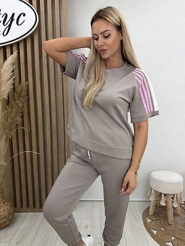 Sweatsuit Sets: 04. Komplet trenerka 3.800 dinara A at lalafo.rs — 2 Sweatsuit Sets: 04. Komplet trenerka 3.800 dinara A — 2