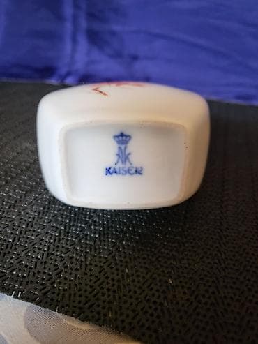 Vases and pots: Vazica nova Kaiser porcrlan iz 1970 do 1990.god. Vazica porcelanska at lalafo.rs — 9 Vases and pots: Vazica nova Kaiser porcrlan iz 1970 do 1990.god. Vazica porcelanska — 9