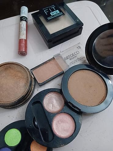 dve suknje po: Set dekorativne kozmetike više proizvoda za kompletan makeup look na lalafo.rs — 3 dve suknje po: Set dekorativne kozmetike više proizvoda za kompletan makeup look — 3