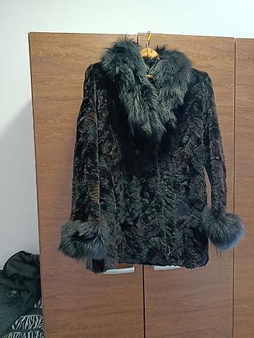 Bunda od šišanog nerca i polarne lisice 38 na lalafo.rs Bunda od šišanog nerca i polarne lisice 38