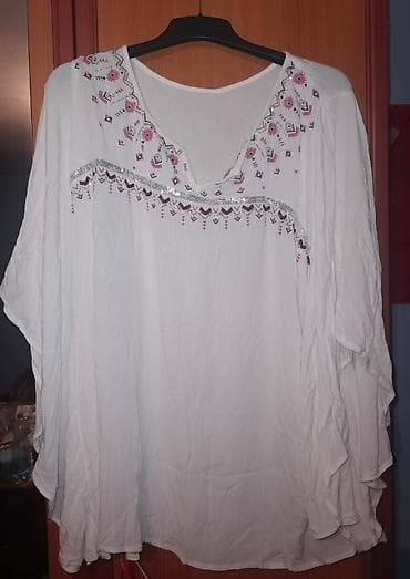 Prelepa bela svečana bluza sa sljokicama Bas je dosta široka, za na lalafo.rs — 2 Prelepa bela svečana bluza sa sljokicama Bas je dosta široka, za — 2