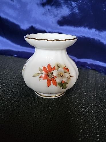 Svecnjak nov,vintaz porcelanski. Nov svecnjak,sve na njemu odsjaj od na lalafo.rs Svecnjak nov,vintaz porcelanski. Nov svecnjak,sve na njemu odsjaj od