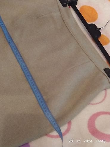 Debela baš debela suknja za hladne dane obim struka 82cm obim kukova na lalafo.rs — 5 Debela baš debela suknja za hladne dane obim struka 82cm obim kukova — 5