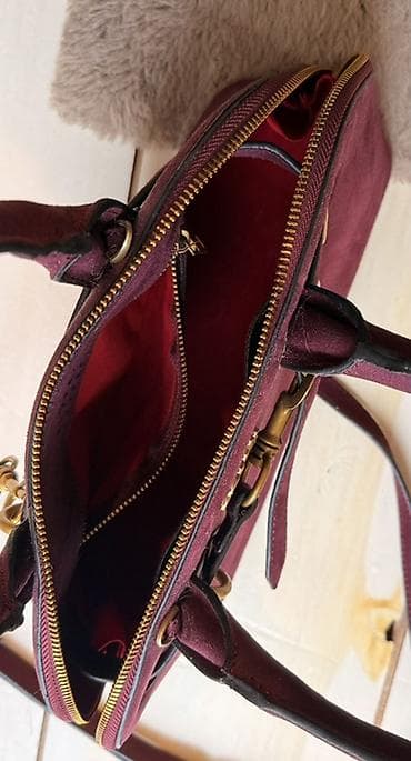 dve suknje po: Faux Miu Miu ženska torba (nikad nosena stara 6m) – bordo/burgundi na lalafo.rs — 6 dve suknje po: Faux Miu Miu ženska torba (nikad nosena stara 6m) – bordo/burgundi — 6