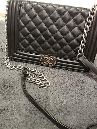 Chanel Boy torba – crna, štepovana koža ostecena untra - Model: Boy - at lalafo.rs — 1 Chanel Boy torba – crna, štepovana koža ostecena untra - Model: Boy - — 1