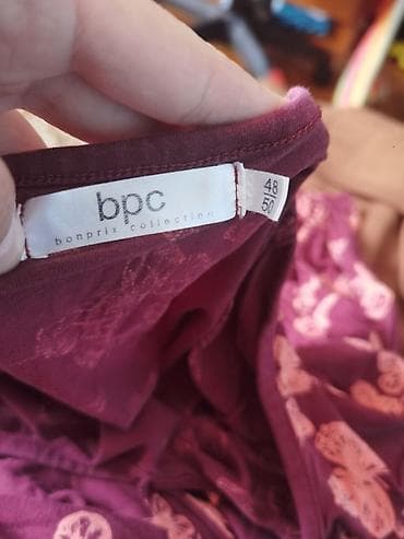 Nova majica dugih rukava sa leptirićima Sa strane malo duza Naznačena na lalafo.rs — 6 Nova majica dugih rukava sa leptirićima Sa strane malo duza Naznačena — 6