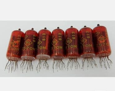 Kupujem lampe kao sa slike iz stari televizori i radija ko ima neka na lalafo.rs Kupujem lampe kao sa slike iz stari televizori i radija ko ima neka