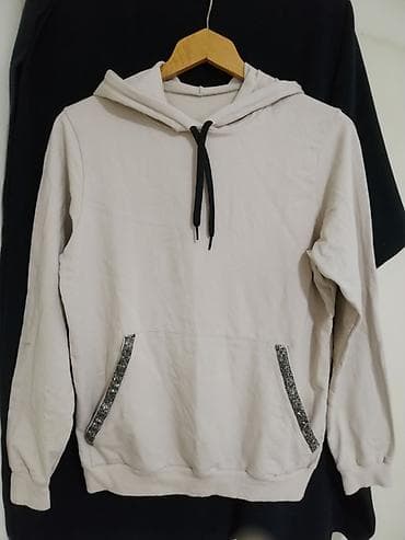 Bež dukserica s kapuljačom - Model: klasična hoodie majica sa na lalafo.rs Bež dukserica s kapuljačom - Model: klasična hoodie majica sa