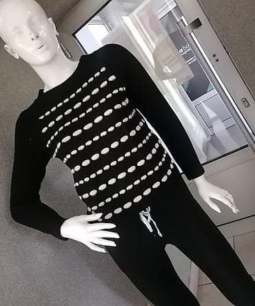 Crni ženski džemper sa dugim rukavima i okruglim izrezom, ukrašen na lalafo.rs — 2 Crni ženski džemper sa dugim rukavima i okruglim izrezom, ukrašen — 2