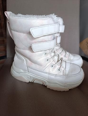 Zimske cizmice 32
ug 19,5cm-19,8cm
tople, odlicne na lalafo.rs — 5 Zimske cizmice 32
ug 19,5cm-19,8cm
tople, odlicne — 5