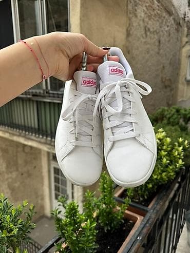 Adidas ženske patike – bele sa ružičastim detaljima - Model: klasične na lalafo.rs — 5 Adidas ženske patike – bele sa ružičastim detaljima - Model: klasične — 5