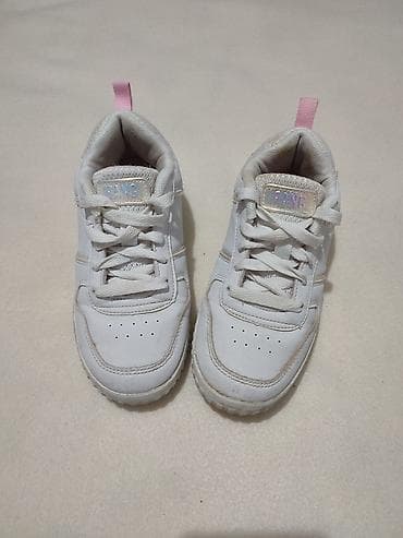 Rang bele patike za devojčice
broj 30
bez oštećenja
cena 500 dinara na lalafo.rs — 2 Rang bele patike za devojčice
broj 30
bez oštećenja
cena 500 dinara — 2