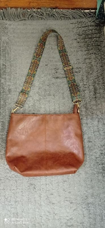 Divna karamel boje tasna,nova i vrlo prakticnadimenzije 32x25cm at lalafo.rs — 2 Divna karamel boje tasna,nova i vrlo prakticnadimenzije 32x25cm — 2