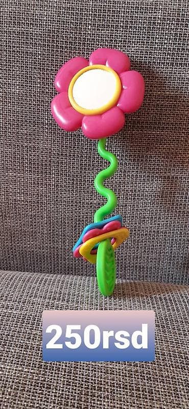 Plastična zvečka/grickalica za bebe u obliku cveta. - Šarena igračka na lalafo.rs — 1 Plastična zvečka/grickalica za bebe u obliku cveta. - Šarena igračka — 1