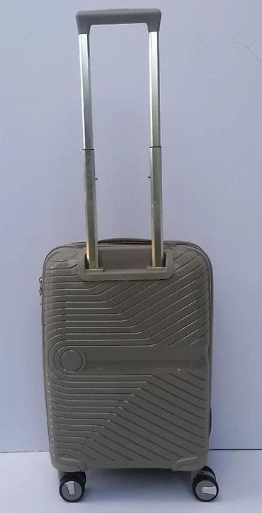 Travel suitcases and bags: Tvrdi kofer na točkiće – kabinski format - Materijal: čvrsta ABS/PC at lalafo.rs — 3 Travel suitcases and bags: Tvrdi kofer na točkiće – kabinski format - Materijal: čvrsta ABS/PC — 3