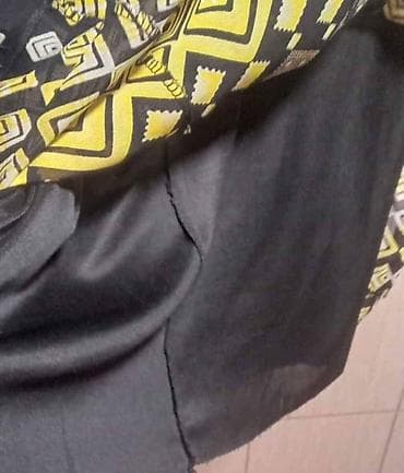 Suknja, br.44, ima postavu i rajfeslus sa strane na lalafo.rs — 4 Suknja, br.44, ima postavu i rajfeslus sa strane — 4