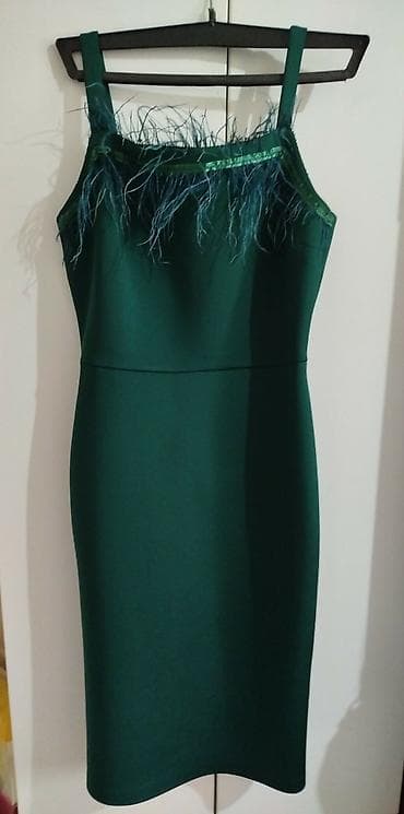 Personal Items: Zelena elegantna haljina sa perjem – DEJA, veličina 40. - Kroj: uska at lalafo.rs — 1 Personal Items: Zelena elegantna haljina sa perjem – DEJA, veličina 40. - Kroj: uska — 1