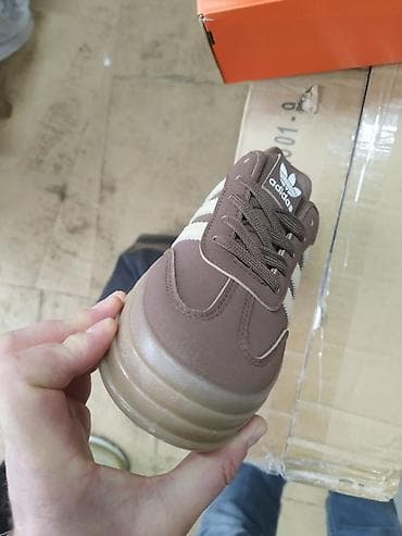 Braon Adidas samba patike sa platformom NOVO Novo Brojevi 36 do 41 na lalafo.rs — 2 Braon Adidas samba patike sa platformom NOVO Novo Brojevi 36 do 41 — 2