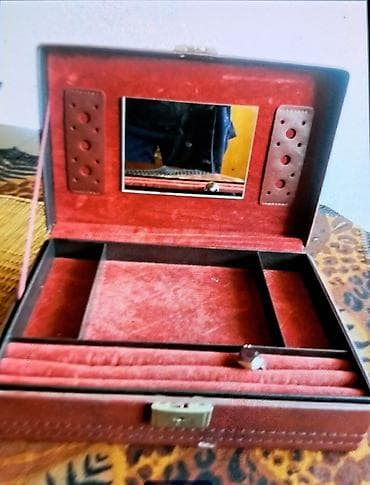 Kutija za nakit."Merkurova".Kožna. Postava bordo pliš na lalafo.rs — 2 Kutija za nakit."Merkurova".Kožna. Postava bordo pliš — 2