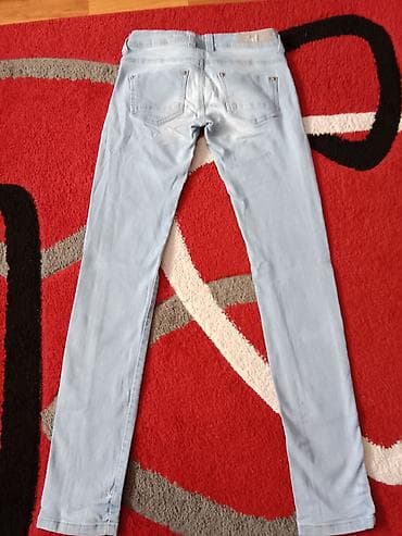 Ženske farmerke, original Bershka. Malo nošene,bez oštećenja,Vel.34 na lalafo.rs — 4 Ženske farmerke, original Bershka. Malo nošene,bez oštećenja,Vel.34 — 4