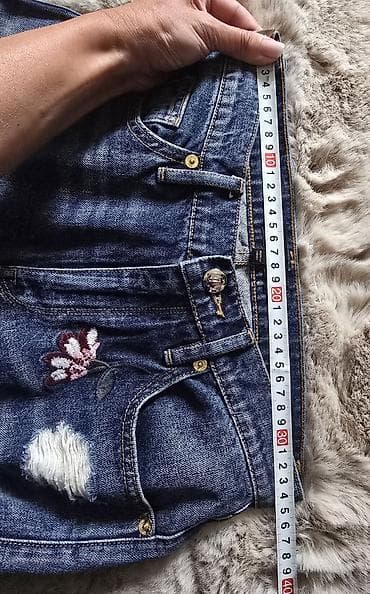 JUICY COUTURE farmerke sa kamenjem, fabrički iscepane. Meni prelepe na lalafo.rs — 5 JUICY COUTURE farmerke sa kamenjem, fabrički iscepane. Meni prelepe — 5